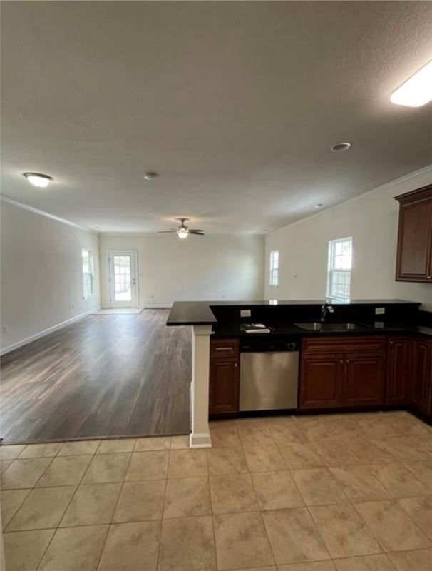 Building Photo - 205 Thalia Rd