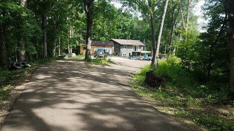 Foto del edificio - 489 Cedar River Rd