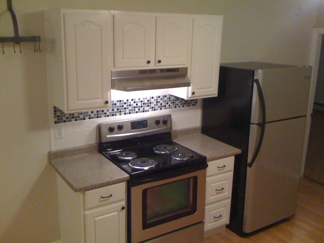 Primary Photo - 31 Goddard St