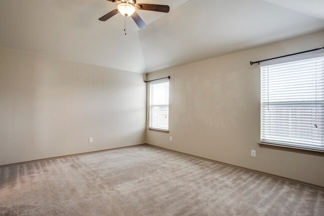 Building Photo - 409 Millbrook Ln