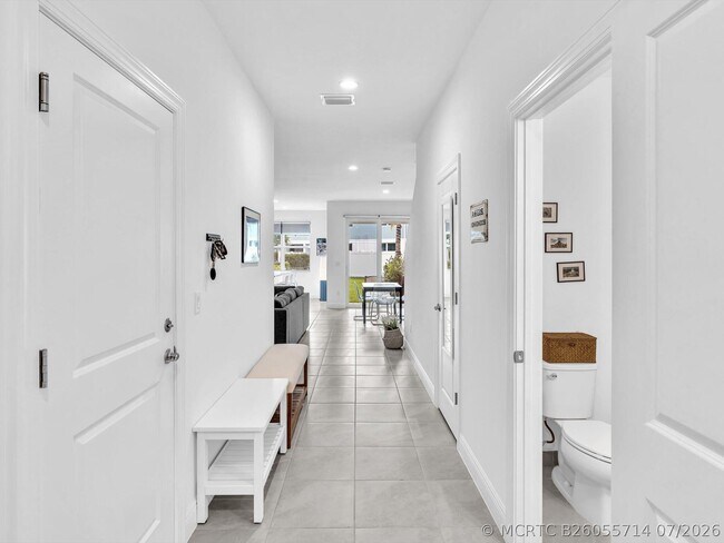 Building Photo - 556 Sanderling Cir
