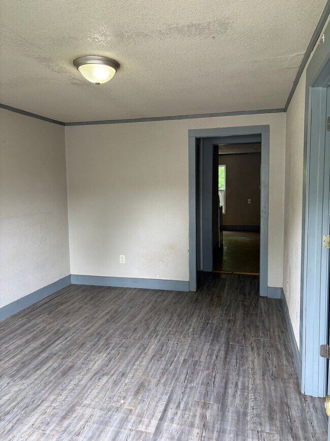 Building Photo - 2810 N Albert Pike Ave