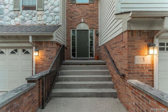 Building Photo - 3 Bradford Ct