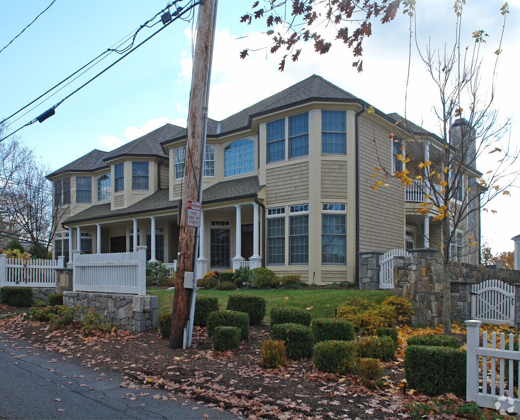 Primary Photo - 2 Idar Ct