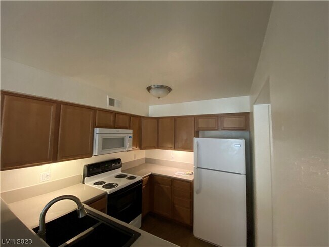 Foto del edificio - 9325 W Desert Inn Rd