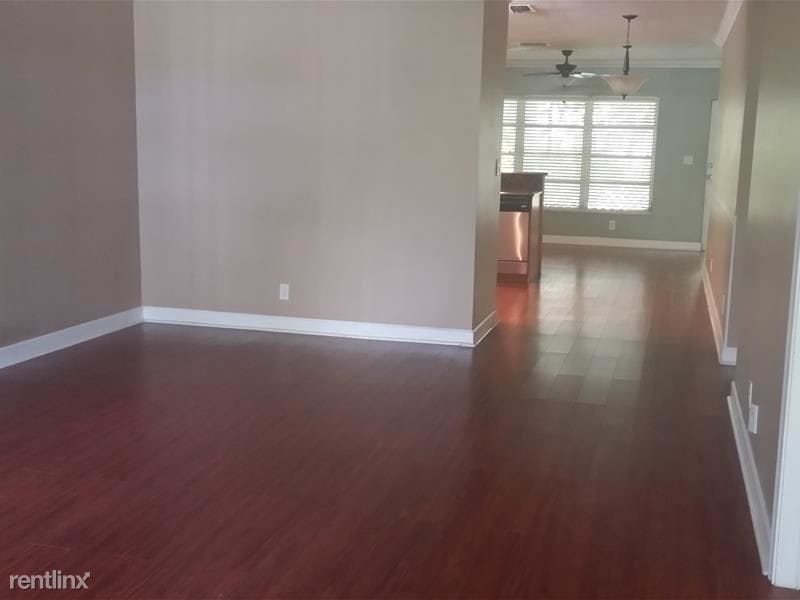 Building Photo - 2 br, 2 bath  - 8400 NW 35th St