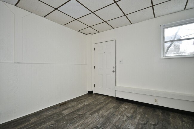 Foto del edificio - 2040 Brownsville Rd