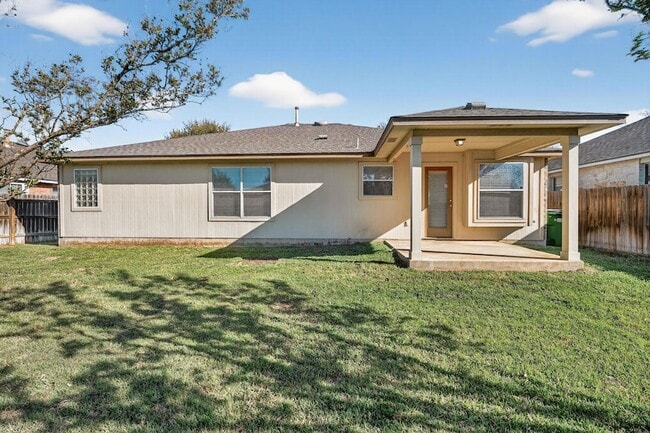 Foto del edificio - 3137 Corrigan Ln