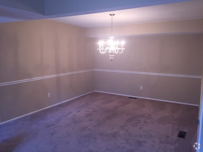 Building Photo - 10335 Forest Brook Ln
