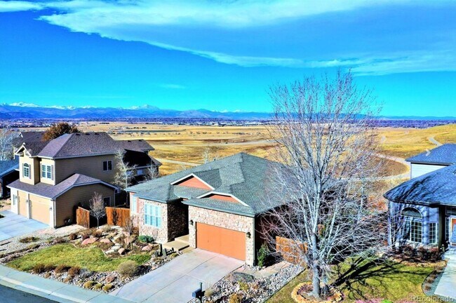 Building Photo - Elegant 4-Bedroom, 3 bathroom Home with Fi...
