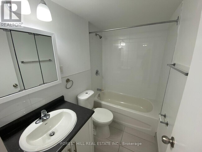 Photo du bâtiment - 95 Havenbrook Blvd
