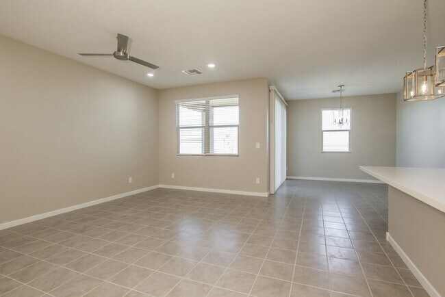 Building Photo - 4623 S 67th Ln