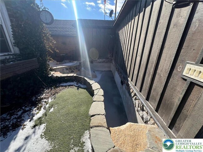 Foto del edificio - 4652 Hamilton Blvd