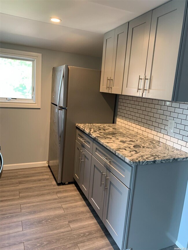 Foto del edificio - 1354 N Windsor Ave