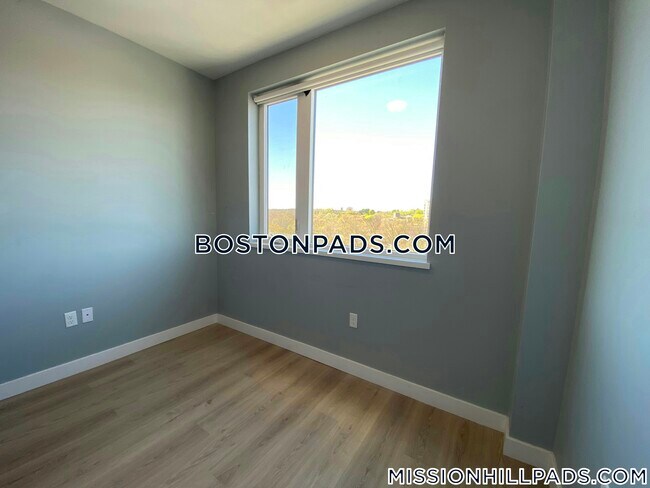 Building Photo - 35 S Huntington Ave