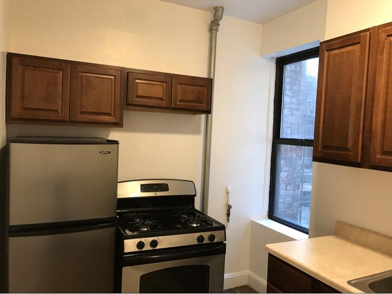 Primary Photo - 31 Arden St