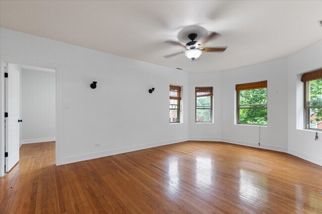 Foto del edificio - 4057 N Spaulding Ave