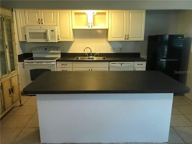 Foto del edificio - 3943 Freedom Ave