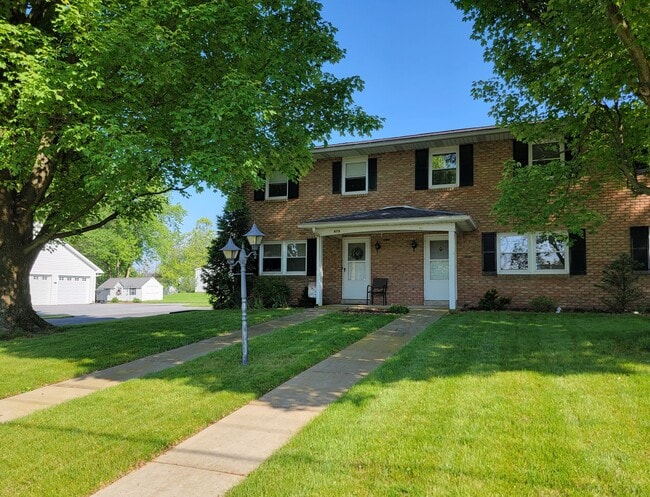 Building Photo - 457 W Main Ave