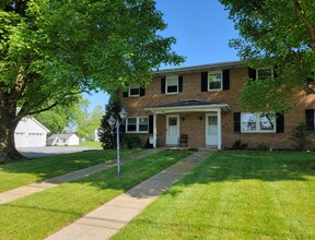 Building Photo - 457 W Main Ave