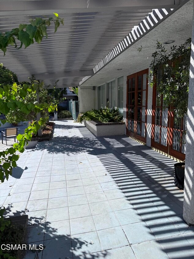 Building Photo - 20134 Leadwell St