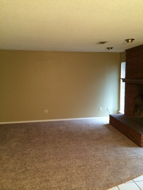 Building Photo - Southridge 8605 - 8607