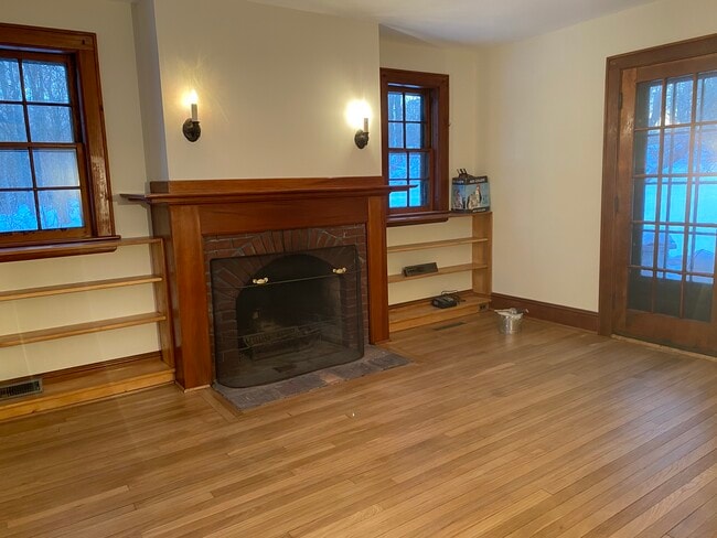 Building Photo - 17 Pratt St