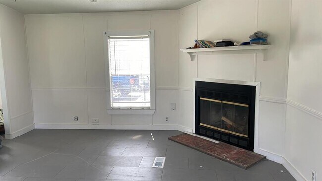 Building Photo - 747 Rd 5210
