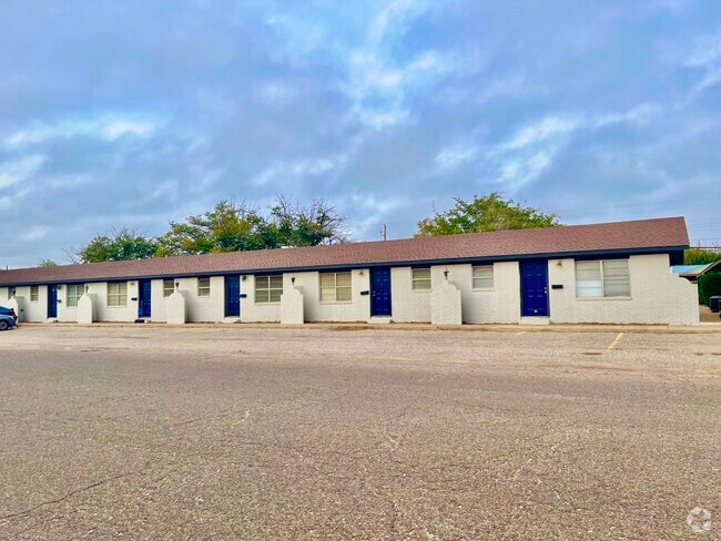 Building Photo - The Ranch at Andrews