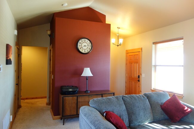 Livingroom - 113 Forest Grove Lane