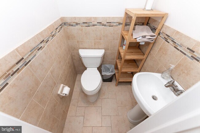 Foto del edificio - 2633 Almond St