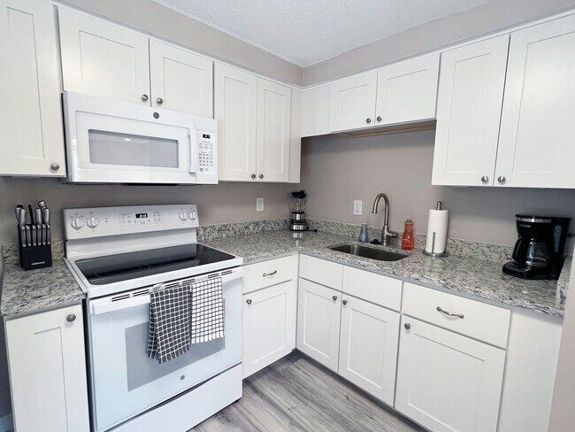 Foto del edificio - 1675 Cherry Ln