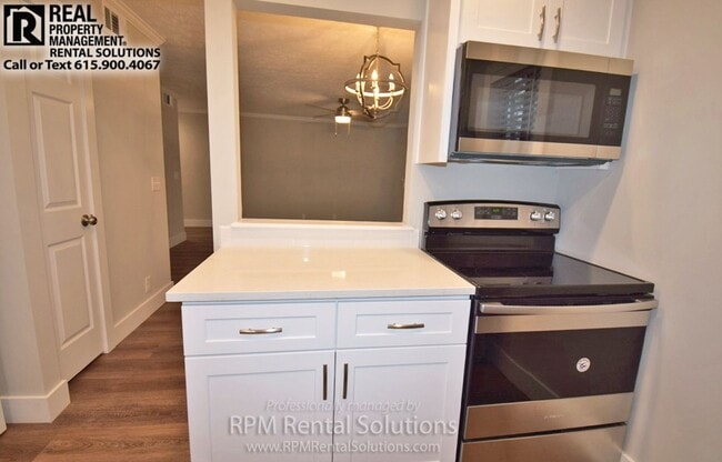 Building Photo - Amazing 2BR Condo off Edmondson Pike/Brentwood! Washer/dryer, 2-car garage, water, lawncare all i...