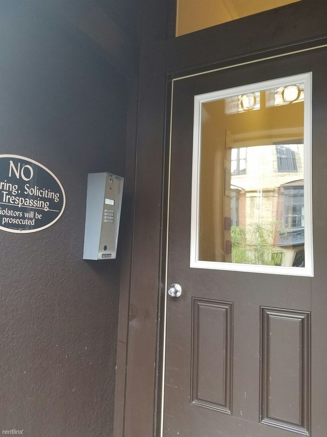 Foto del edificio - 1020 N Calvert St