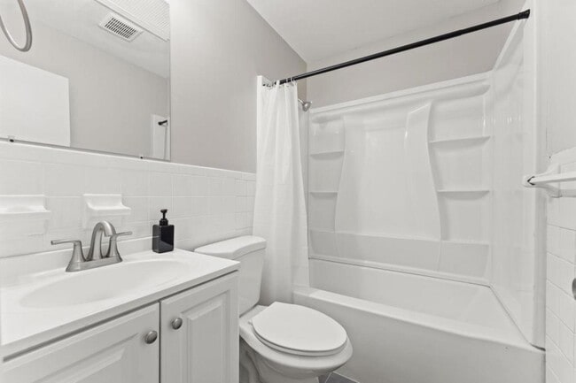 Building Photo - 7739 Pinnacle Dr