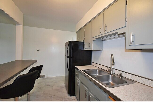 Foto del edificio - 119 W Swain St