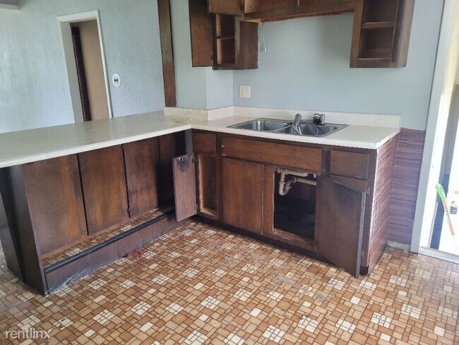 Foto del edificio - 2 br, 1 bath House - 908 W Virginia Street...