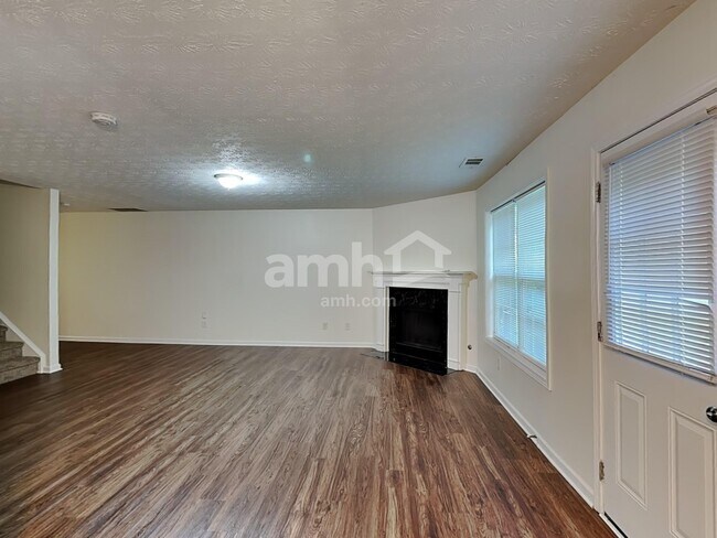Foto del edificio - 659 Shadow Lakes Dr