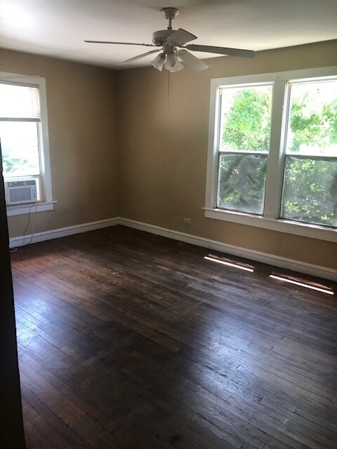 Foto del edificio - 919 McDade St