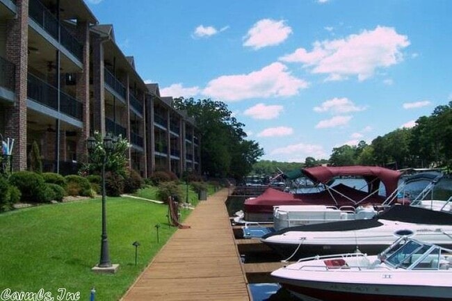 Building Photo - 503 Lakeland Dr