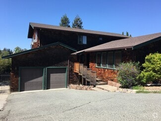 Building Photo - 20 Meleean Ln