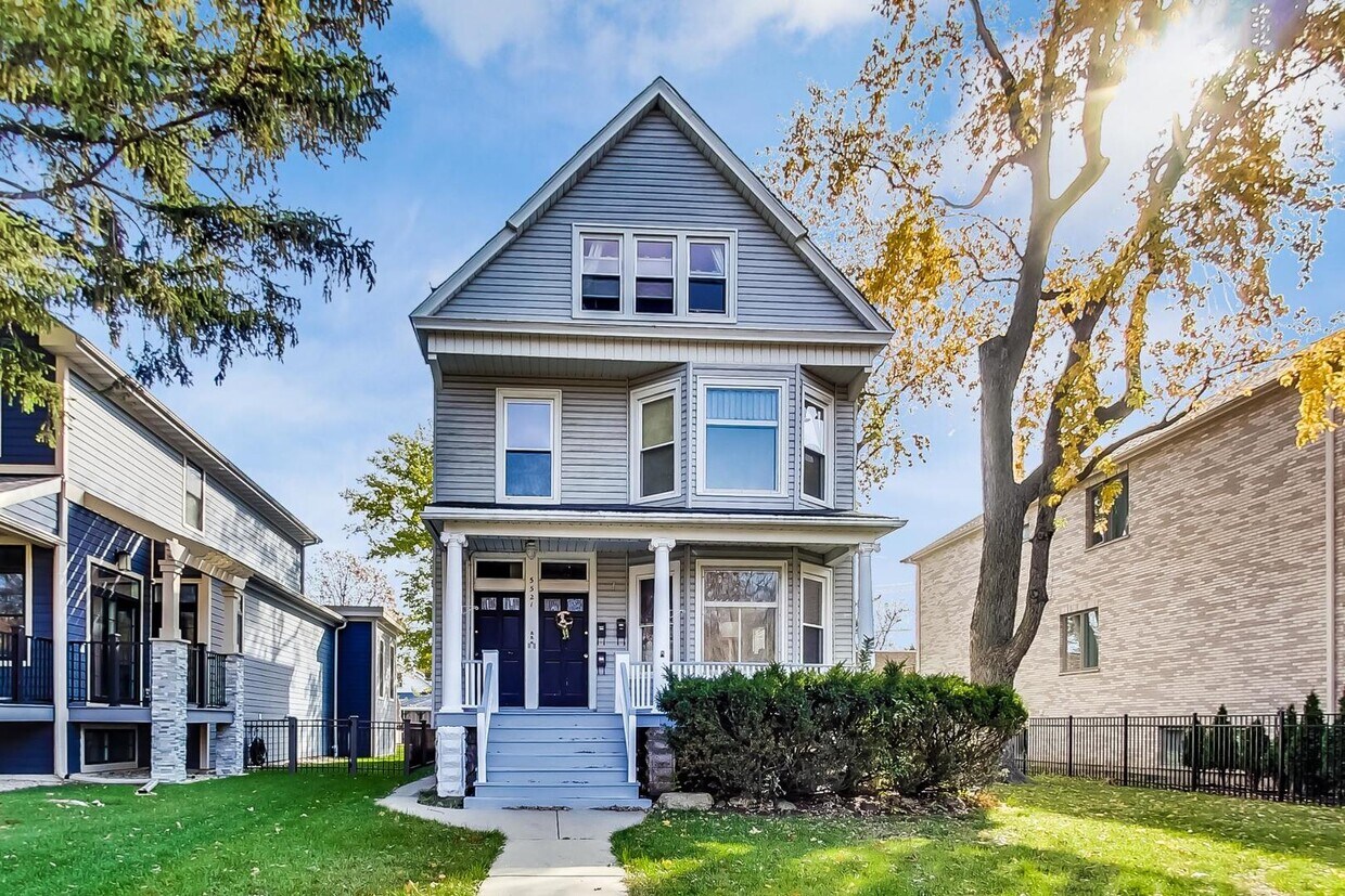 Primary Photo - 5521 N Forest Glen Ave