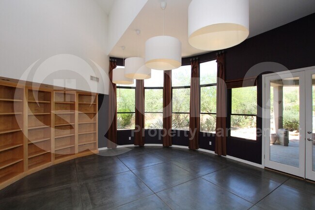 Foto del edificio - 5844 E Carefree Mountain Dr