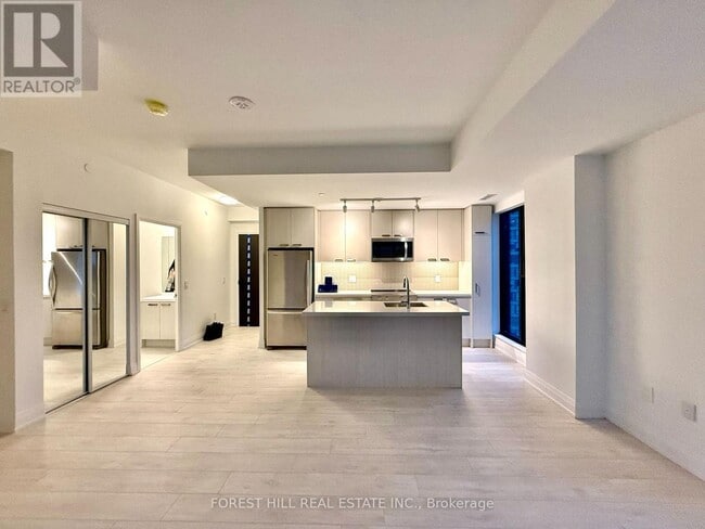 Building Photo - 20 Soudan Ave