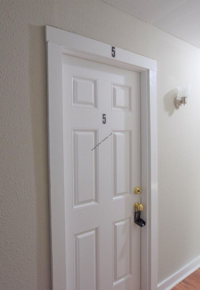 441 Clarence St Unit 5, Lake Charles, LA 70601 Room for Rent in Lake