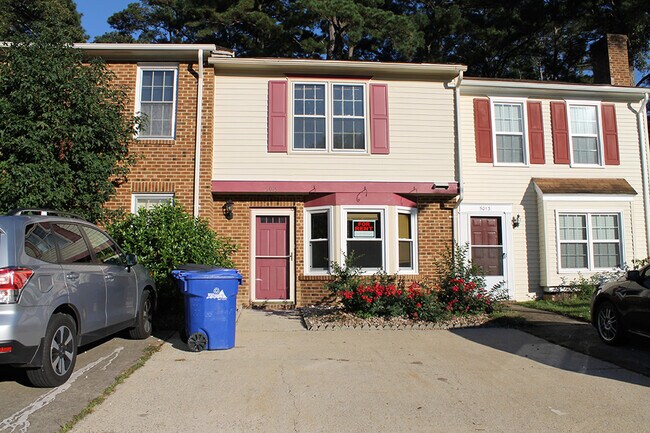Building Photo - 5015 Reese Dr N