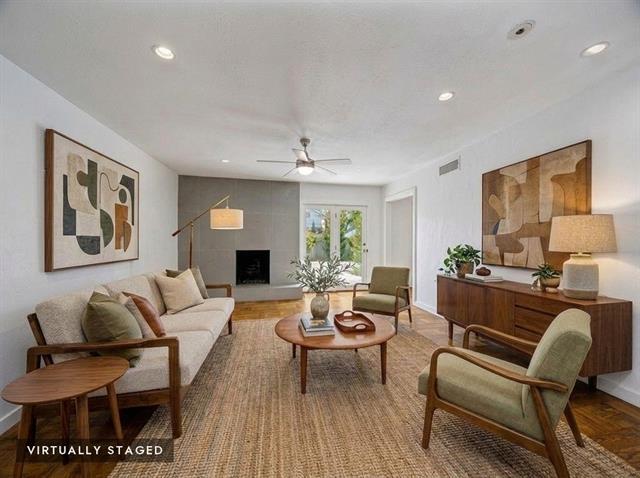 Foto del edificio - 5938 Willow Ln