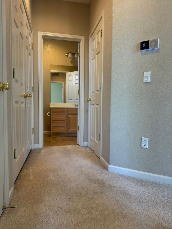 Building Photo - **Stylish 2 Bedroom, 2 Bath Condominium fo...