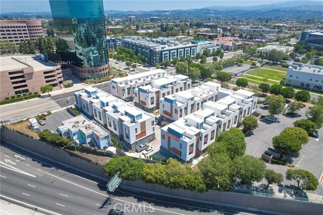 Foto del edificio - 1816 E 1st St
