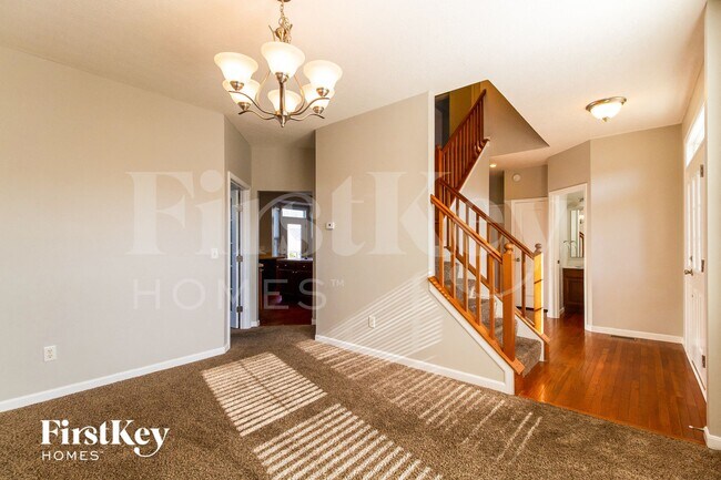 Foto del edificio - 6626 Thistle Grove